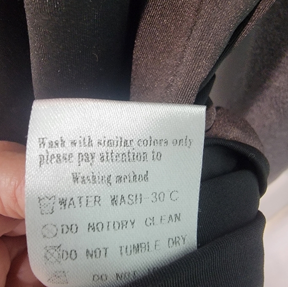 Telaleo Tank tops. Both tops for $10 - Picture 4 of 4